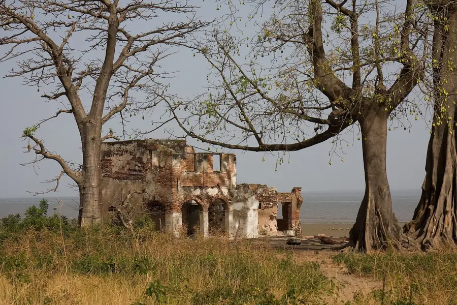 Vainqueur Ruinen — Kerewan (Gambia)