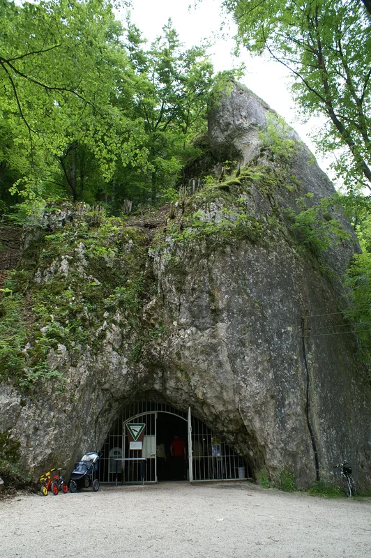 Fels-Höhle