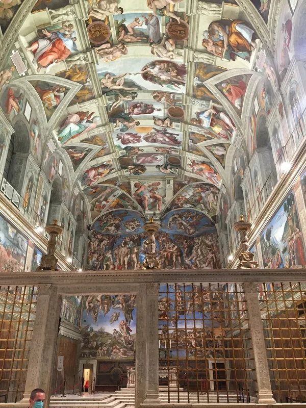 Creasta Palatului Apostolic