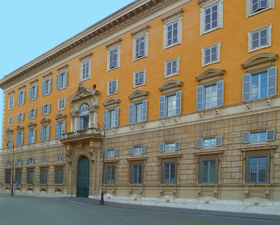 Palatul Sfântului Oficiu — Piazza dei Protomartiri (Vatican)