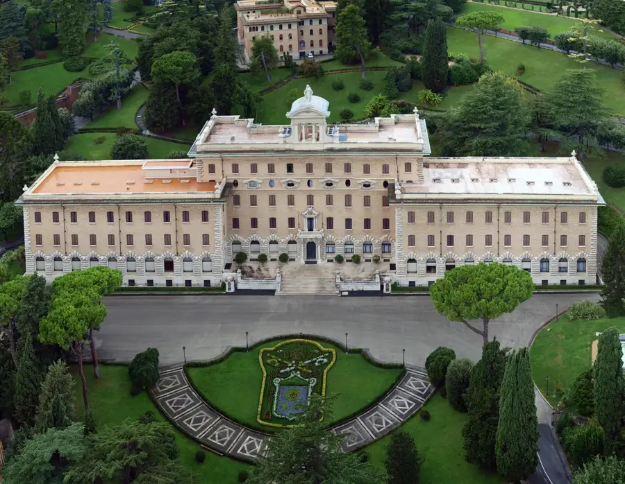 Răzorul cu blazonul papal