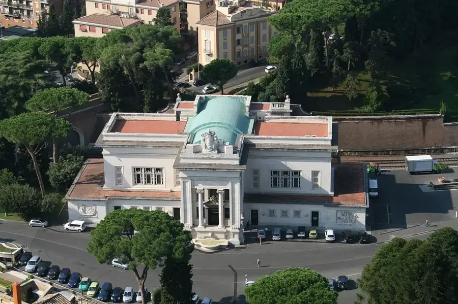 Gara Vatican — Calea Cameliilor (Vatican)