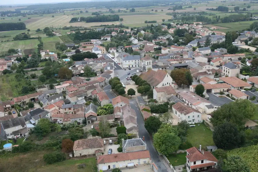 Vendeuvre-du-Poitou – város