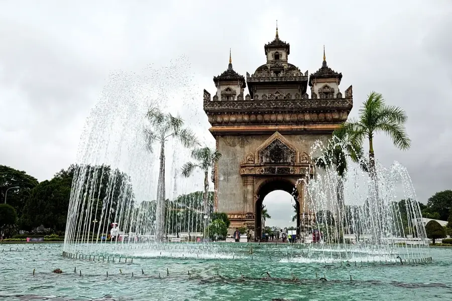 Vientiane Logistikpark — Buddha Park (Laos)