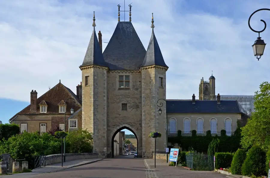 Villeneuve-sur-Yonne – Stadt