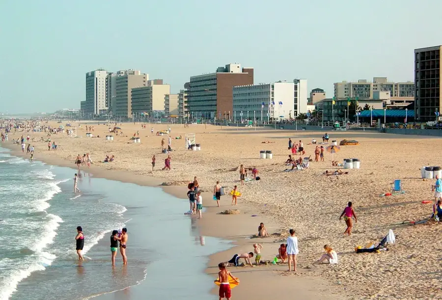 Virginia Beach — Williamsburgul Colonial (Statele Unite)