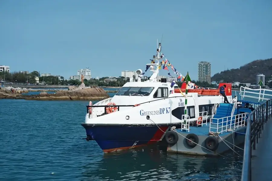 Portul Vũng Tàu — Crucea de la Long Tan (Vietnam)