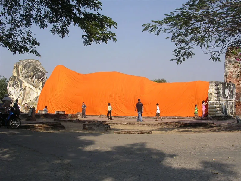 Wat Lokayasutharam (Fekvő Buddha)
