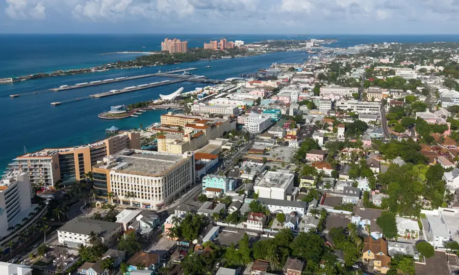 Nassau Water Tower — Queen's Staircase (Bahamas)