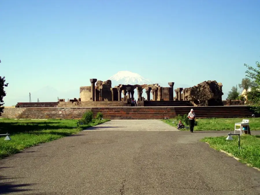 Zvartnots Cathedral — Aras River (Armenia)